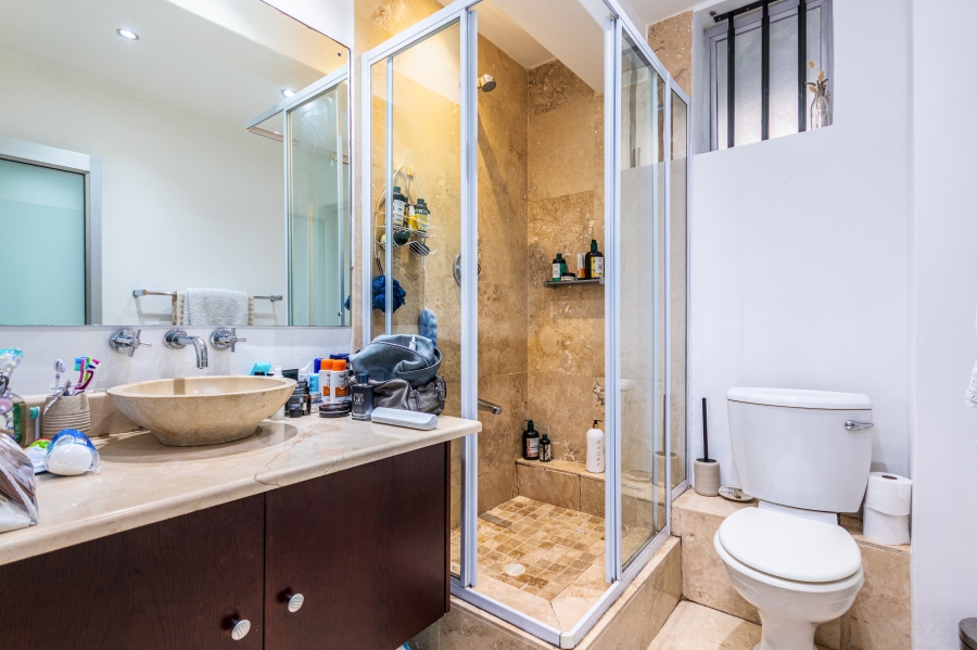 2 Bedroom Property for Sale in Sea Point Western Cape